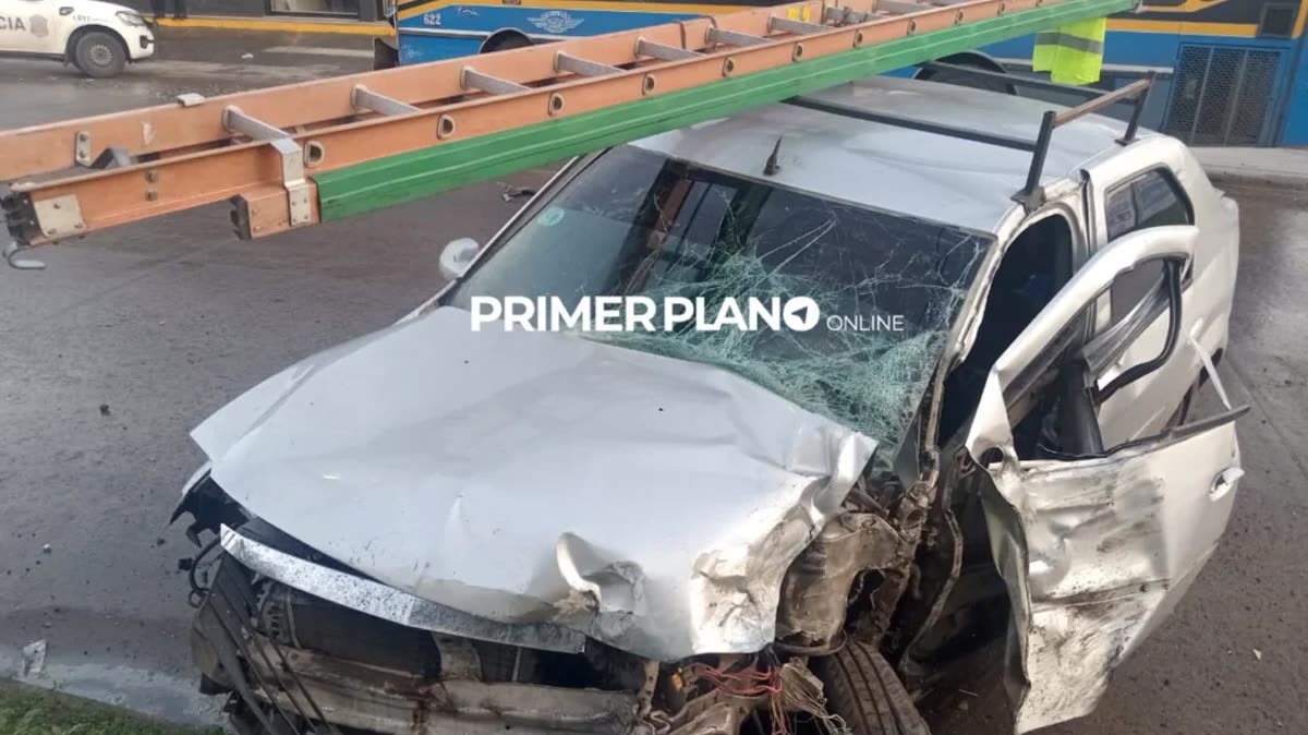 Choque entre colectivo, auto y camión en la avenida Don Bosco, límite entre Morón y La Matanza